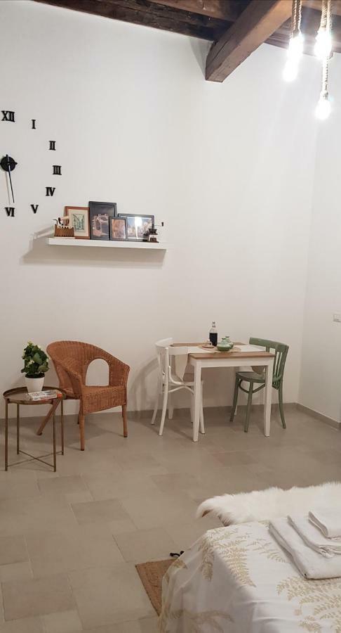 Ferienwohnung Casa Albicocca - In The Heart Of The Old Town Bari Exterior foto